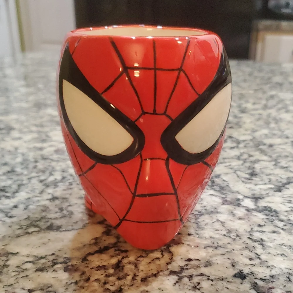 Spider-Man Red Ceramic Mug - Picture 3 of 4